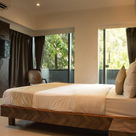 J R Residency Hotel Navi Mumbai Ngoại thất bức ảnh