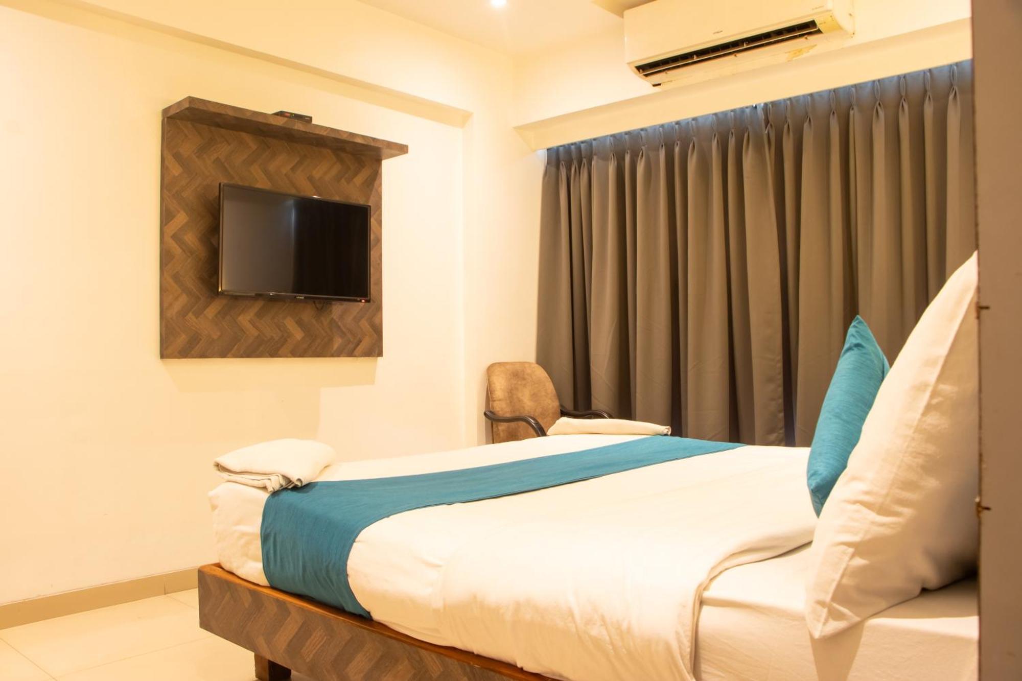 J R Residency Hotel Navi Mumbai Ngoại thất bức ảnh