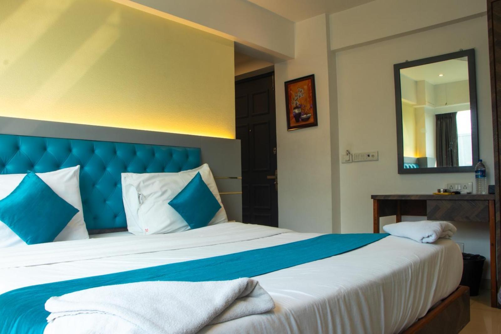 J R Residency Hotel Navi Mumbai Ngoại thất bức ảnh