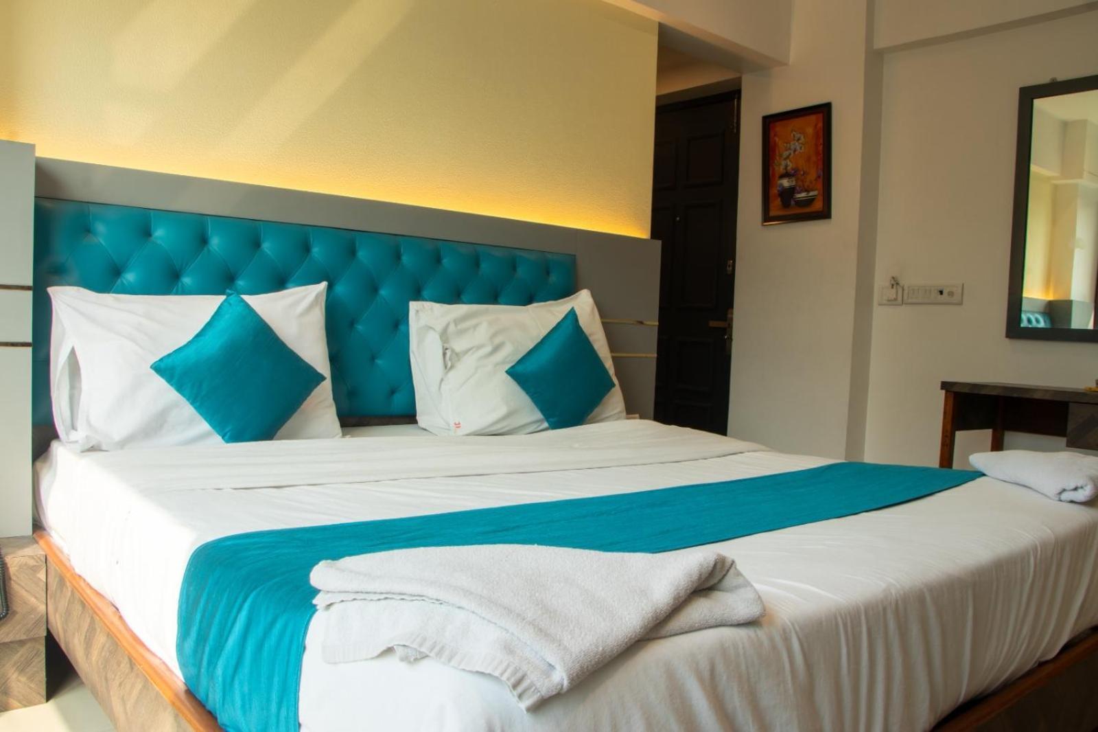 J R Residency Hotel Navi Mumbai Ngoại thất bức ảnh